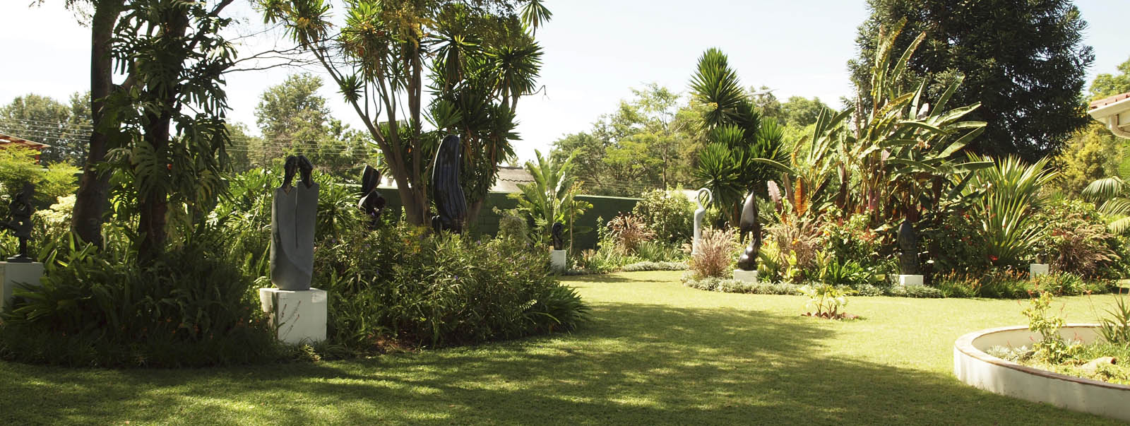 middle section of the Shona Sculpture Gallery garden